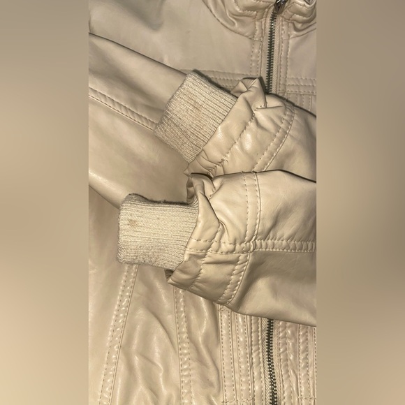 Leather type tan/beige jacket for girls size large (10-12) - Picture 8 of 9